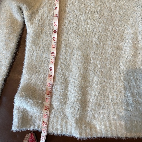 Fuzzy soft fall staple H&M sweater - Picture 5 of 5